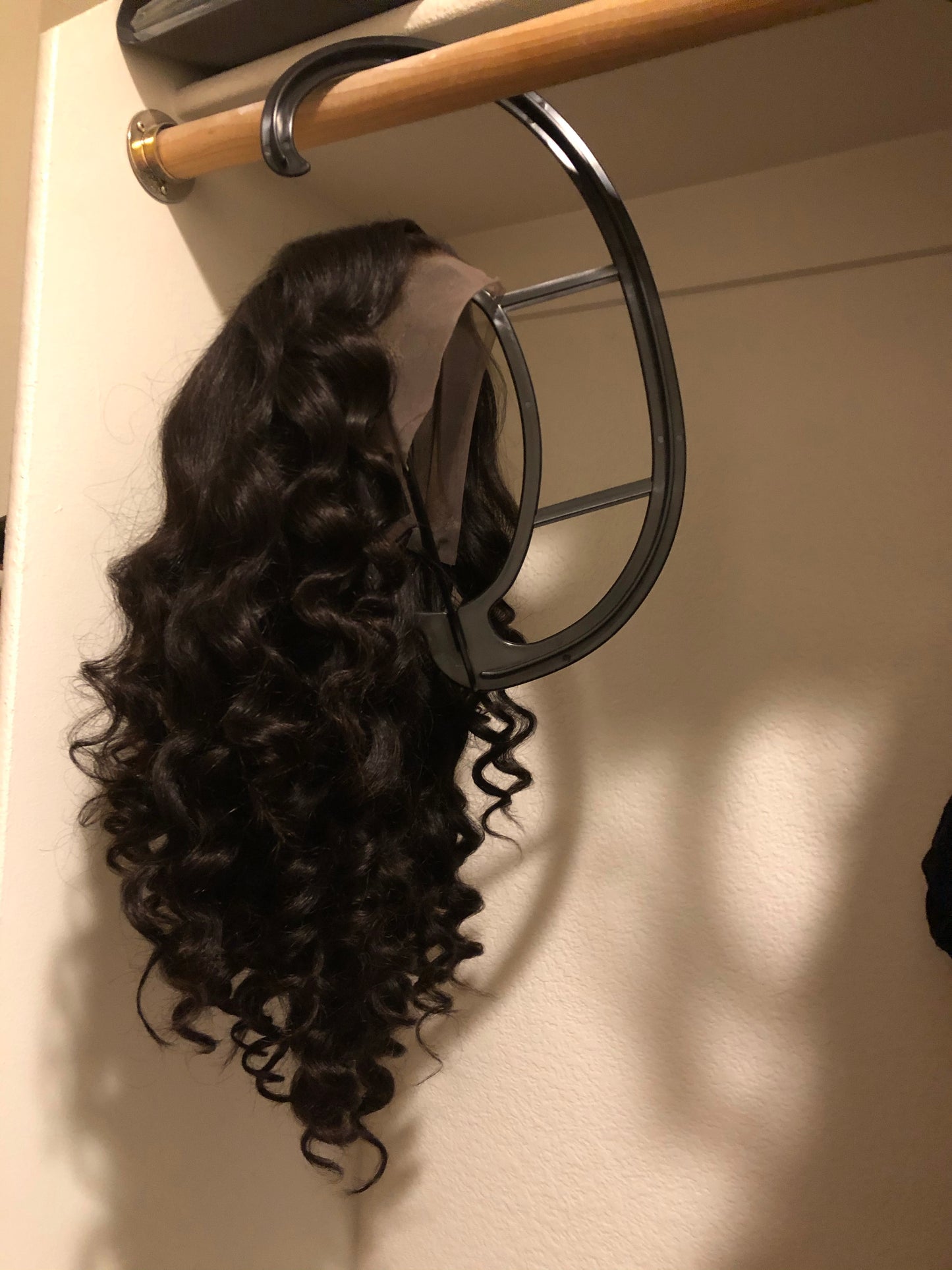 WIG HANGER