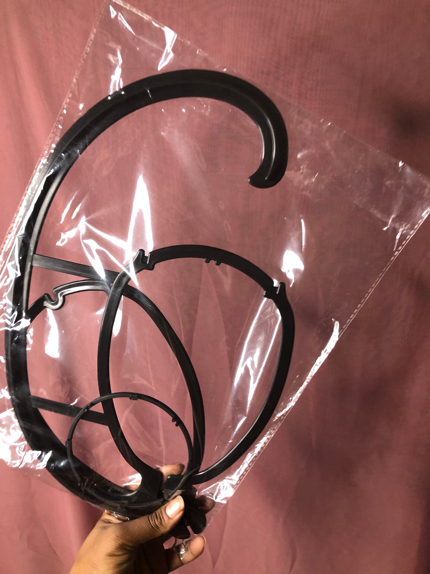 WIG HANGER